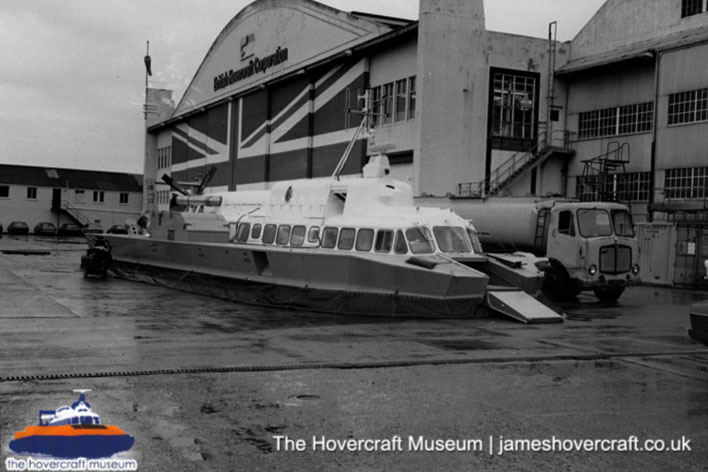 SRN6 with BHC colours -  (credit: The Hovercraft Museum Trust).
